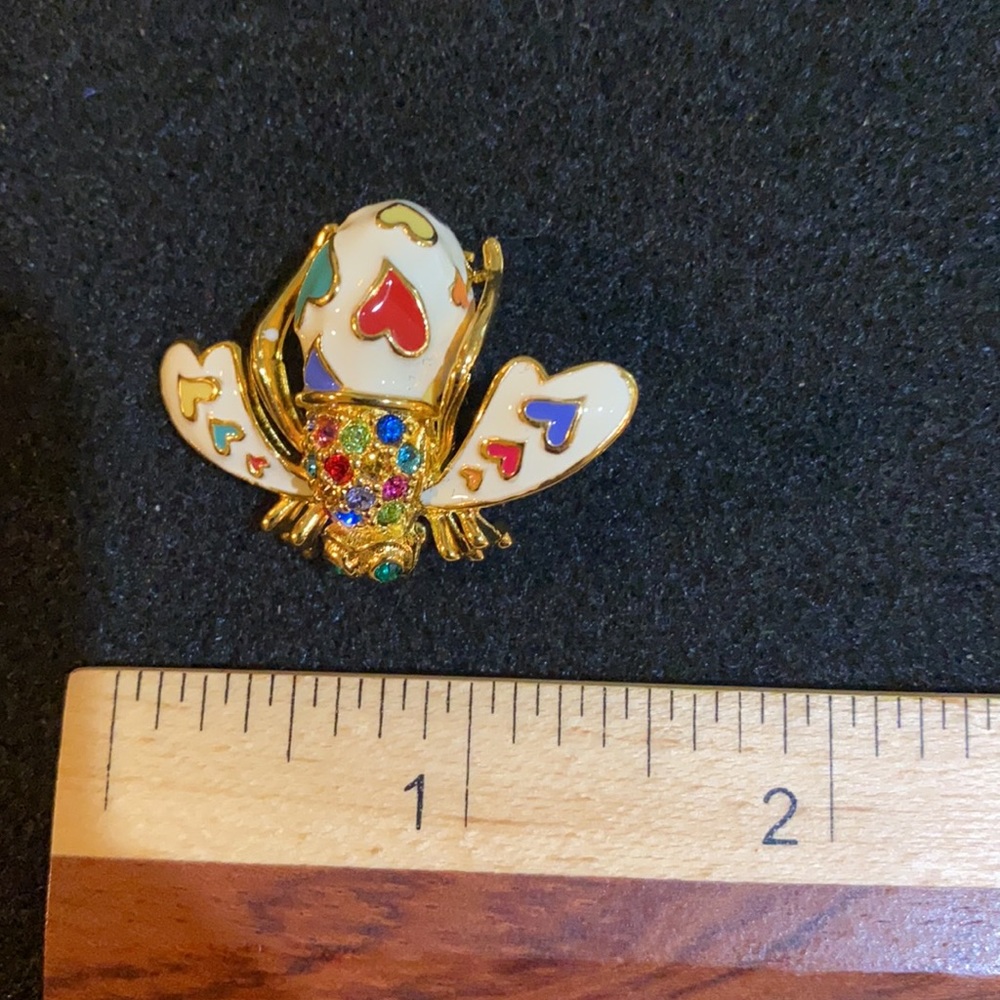 Joan Rivers Heart Bee Pin - Picture 4 of 5